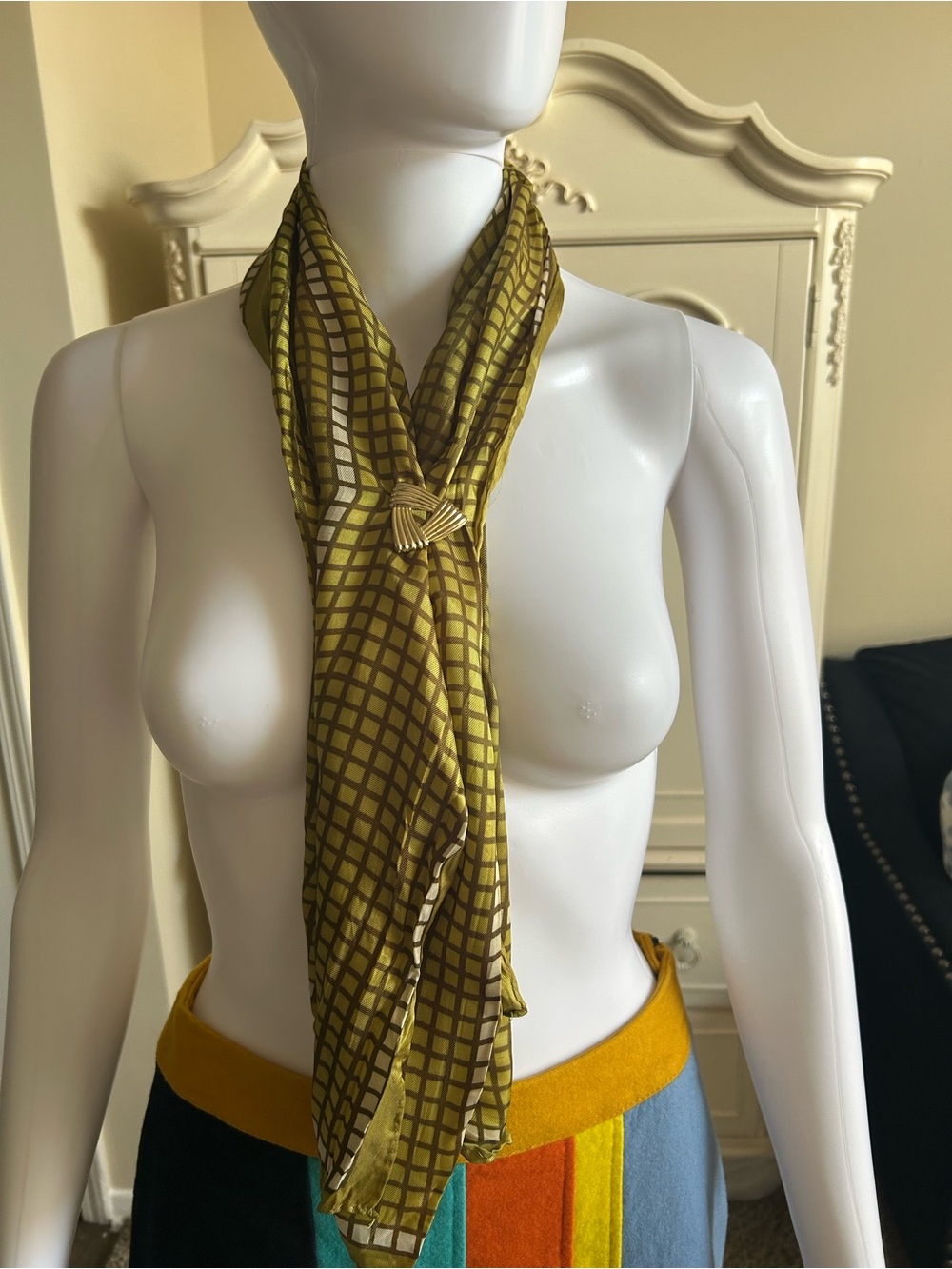 Women’s Green Geometric Silk Scarf - Unbranded Vtg